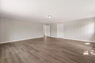 33 Russell Ln, Carrollton, GA 30116 - Photo 17