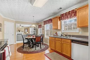 5769 Fairington Farms Ct, Lithonia, GA 30038 - Photo 13