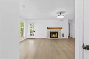 204 Berkeley Woods Dr, Duluth, GA 30096 - Photo 5