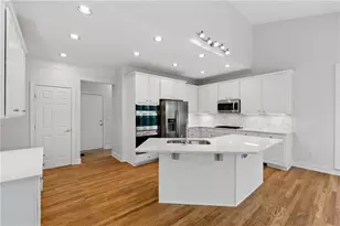 5395 Harbury Ln, Suwanee, GA 30024 - Photo 9