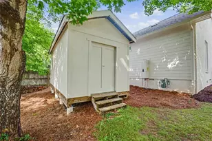 945 Hidden Hollow Dr, Marietta, GA 30068 - Photo 51