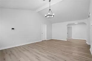 9127 Clubhouse Dr, Riverdale, GA 30274 - Photo 5