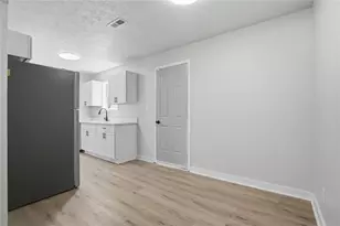 9127 Clubhouse Dr, Riverdale, GA 30274 - Photo 7
