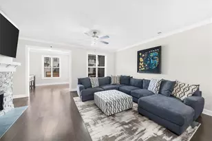 1097 Township Square, Alpharetta, GA 30022 - Photo 17