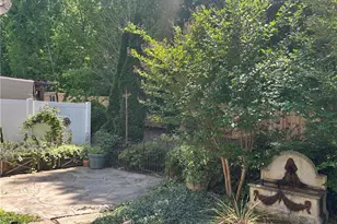 300 Lauren Ln, Woodstock, GA 30188 - Photo 25