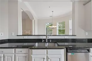 560 Dutch Valley Road NE, Atlanta, GA 30324 - Photo 17