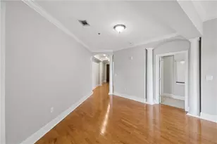 560 Dutch Valley Road NE, Atlanta, GA 30324 - Photo 11