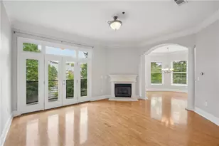 560 Dutch Valley Road NE, Atlanta, GA 30324 - Photo 9