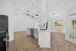 695 Chatham Park Dr, Lawrenceville, GA 30046 - Photo 13