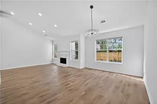 695 Chatham Park Dr, Lawrenceville, GA 30046 - Photo 7