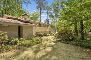 2001 Castleway Ln NE, Atlanta, GA 30345 - Photo 3
