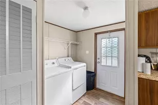 2261 Barnes Dr, Gainesville, GA 30507 - Photo 11