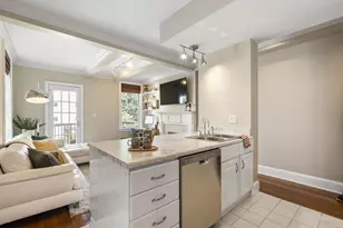 2840 Peachtree Rd NW, Atlanta, GA 30305 - Photo 9