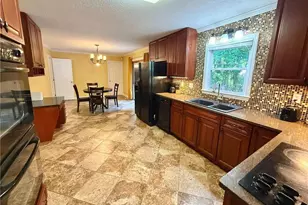 6725 Ridge Moore Dr, Peachtree Corners, GA 30360 - Photo 3