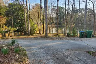3316 Sweetwater Dr, Lawrenceville, GA 30044 - Photo 5