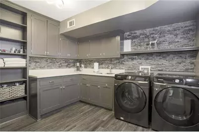 3902 Peachtree Dunwoody Road NE, Atlanta, GA 30342 - Photo 21