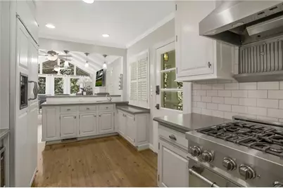 3902 Peachtree Dunwoody Road NE, Atlanta, GA 30342 - Photo 13