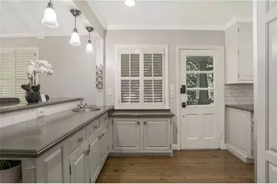 3902 Peachtree Dunwoody Road NE, Atlanta, GA 30342 - Photo 9