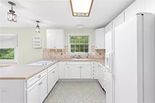 1569 Bubbling Creek Rd NE, Brookhaven, GA 30319 - Photo 3