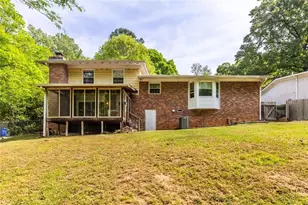 1569 Bubbling Creek Rd NE, Brookhaven, GA 30319 - Photo 7