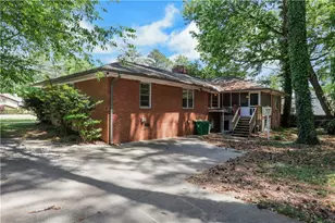1421 Nerine Cir, Dunwoody, GA 30338 - Photo 33