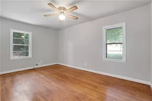 1421 Nerine Cir, Dunwoody, GA 30338 - Photo 17