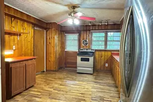 222 Pineview Dr, Lawrenceville, GA 30046 - Photo 5