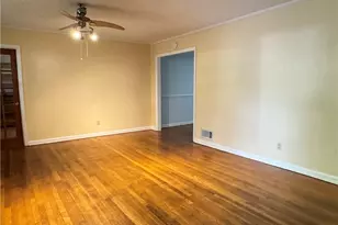 222 Pineview Dr, Lawrenceville, GA 30046 - Photo 3