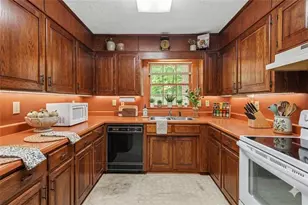 3642 Rainbow Cir SW, Snellville, GA 30039 - Photo 15