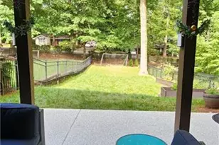 5583 Julian Pl, Atlanta, GA 30342 - Photo 19