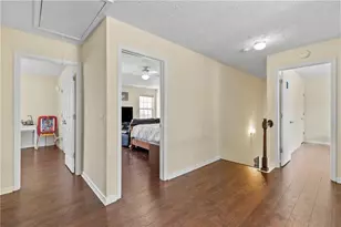646 Hawthorn Ln, Grayson, GA 30017 - Photo 7