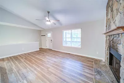 6020 Lakeside Court, Gainesville, GA 30506 - Photo 7
