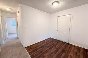 610 Melrose Dr, Forest Park, GA 30297 - Photo 9
