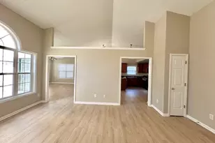 1080 Chandler Ridge Dr, Lawrenceville, GA 30045 - Photo 5