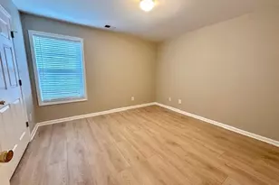 1080 Chandler Ridge Dr, Lawrenceville, GA 30045 - Photo 9