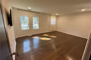 995 Fleetwood Cir SW, Atlanta, GA 30311 - Photo 9