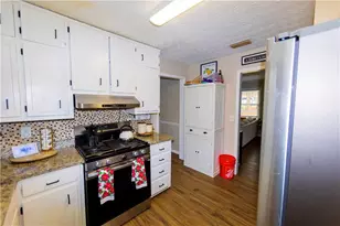 917 Chartley Dr SW, Lilburn, GA 30047 - Photo 11