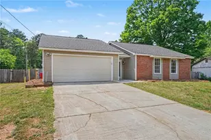2620 Rolling Hills Way SE, Conyers, GA 30094 - Photo 3