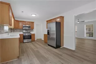 802 Cambridge Creek Dr SW, Conyers, GA 30094 - Photo 13