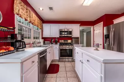 660 Glenbarrett Court NE, Marietta, GA 30066 - Photo 9