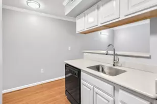 795 Hammond Dr, Atlanta, GA 30328 - Photo 7