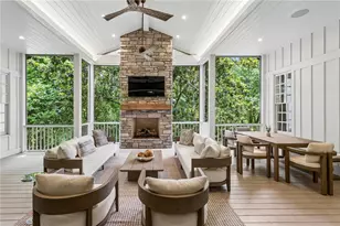 305 Forrest Lake Dr, Sandy Springs, GA 30327 - Photo 15