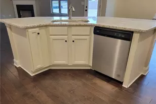 1066 Lakeview Oaks Ct, Grayson, GA 30017 - Photo 11
