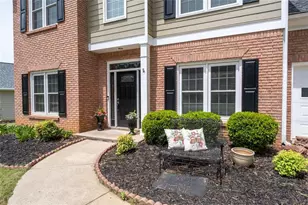 2950 Ivey Ridge Ln, Roswell, GA 30076 - Photo 3