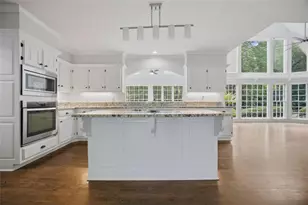 7525 S Spalding Lake Dr, Sandy Springs, GA 30350 - Photo 19
