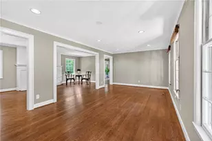 2070 Clay Dr NE, Sandy Springs, GA 30350 - Photo 15