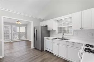 2110 Racquet Club Circle, Lawrenceville, GA 30043 - Photo 3