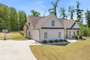 199 Oakwood Dr, Commerce, GA 30529 - Photo 3