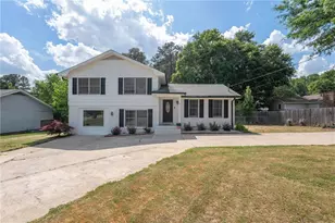 875 White Oak Ct, Lawrenceville, GA 30046 - Photo 3