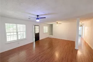 2860 Oxford Rd, Atlanta, GA 30349 - Photo 3